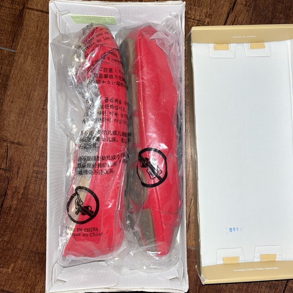 New Michael Kors Red Flats - Picture 12 of 12